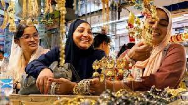 ईद उल फितर: दुनिया के सभी मुसलमान एक ही दिन ईद क्यों नहीं मना पाते हैं?