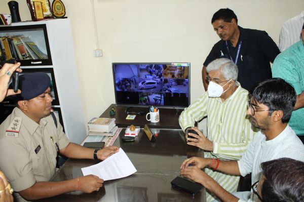 दिल्ली के भाजपा नेता कपिल मिश्रा का राहुल पर आपत्तिजनक ट्वीट, सिंहदेव थाने पहुंचे