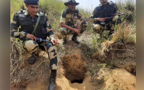 जम्मू-कश्मीर में बीएसएफ को मिली बड़ी कामयाबी, सांबा बॉर्डर पर खोजी पाकिस्तानी सुरंग