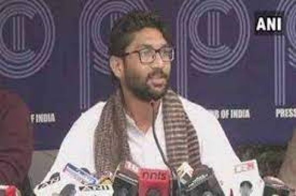 मेवानी की सजा पर कांग्रेस ने पूछा, क्या गुजरात में दलितों के मुद्दे उठाना अपराध है?