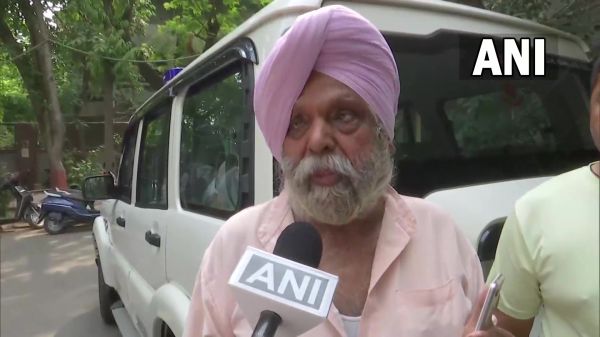 तेजिंदर पाल सिंह बग्गा की गिरफ़्तारी पर उनके पिता ने क्या कहा