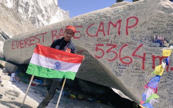 बैसाखी के सहारे माउंट एवरेस्ट पर किया फतह, विश्व की पहली पर्वतारोही बनी