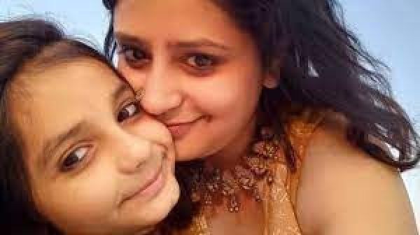 मदर्स डे: मां बनने की सही उम्र के बारे में विशेषज्ञ क्या कहते हैं?