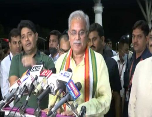 नक्सलियों से चर्चा तभी जब वे संविधान पर विश्वास जताएं-सीएम बघेल