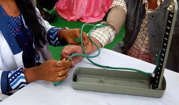 भारत में इलाज का इलाज कैसे हो ?