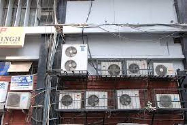 दिल्ली में लू: क्या आग में घी डालने का काम कर रहे हैं एयरकंडीशनर