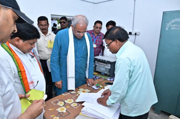 पटवारी रिश्वत मांगें तो हेल्पलाइन नम्बर पर फोन करें