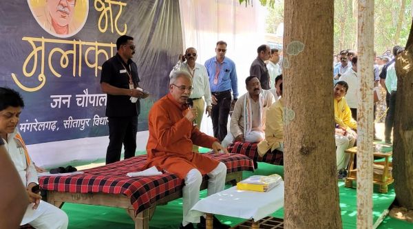 देखें VIDEO : मंगलैरगढ़ के सभी किसानों का कर्जा माफ, सीएम ने बजवाई तालियां