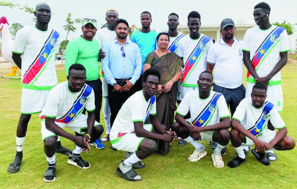 कलिंगा विश्वविद्यालय द्वारा फुटबॉल और बास्केटबॉल टूर्नामेंट