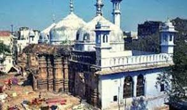 ज्ञानवापी मस्जिद: जज बोले- परिवार सुरक्षा को लेकर चिंतित