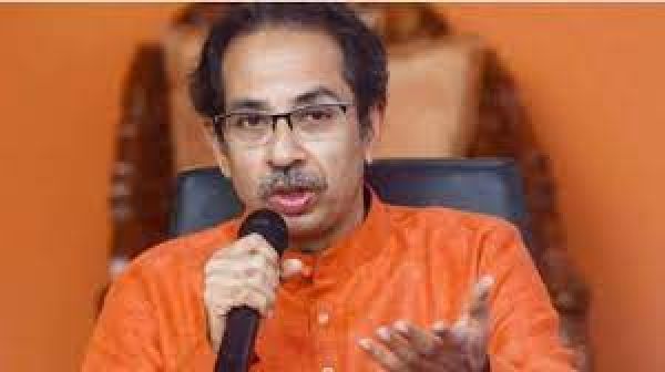 उद्धव ठाकरे का राज ठाकरे पर तंज़- कुछ लोग खुद को बाला साहेब समझते हैं