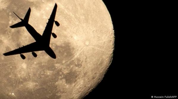 बेहद लंबी दूरी की उड़ानों का शरीर और सेहत पर कैसा असर होता है