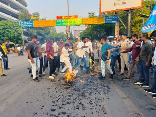 भाजपा के कार्यक्रम में भारत माता की तस्वीर का अपमान,  NSUI का राजधानी में पुतला दहन