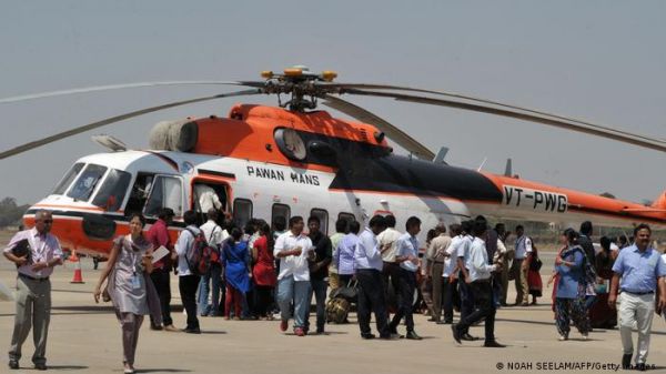 'पवन हंस' के निजीकरण में भ्रष्टाचार के आरोप, लगी रोक