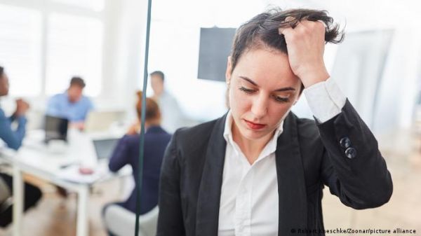 महिलाओं को माहवारी की छुट्टी वरदान है या अभिशाप