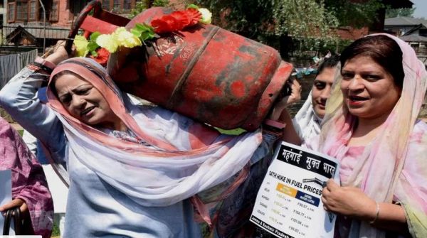 नाक में दम करती महंगाई