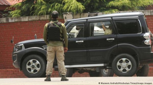 कश्मीरी उग्रवादियों तक कैसे पहुंच रहे हैं नाटो के हथियार