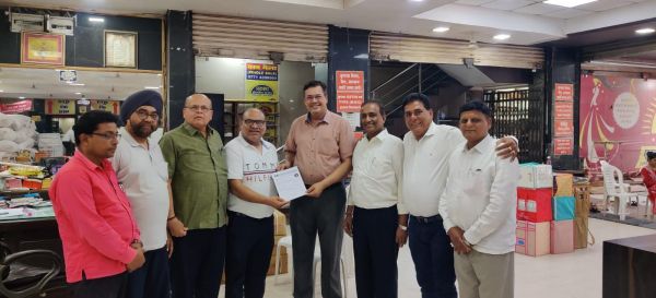 उद्यम आधार पंजीकरण करने कैट ने पंडरी व्यापारियों से की मुलाकात 