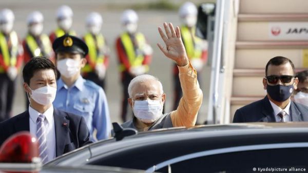 मोदी पहुंचे जापान, नजर अमेरिका के साथ बड़े ऐलान पर