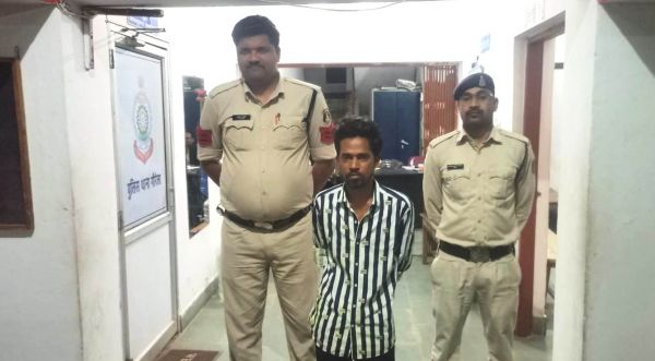 शादी के ठीक बाद दूल्हा पहुंचा जेल, प्रेमिका को धोखा देकर दूसरे के संग लिए फेरे  