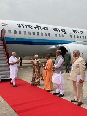 यूपी इंवेस्टर्स समिट 3.0 का शुरूआत करने पीएम पहुंचे लखनऊ