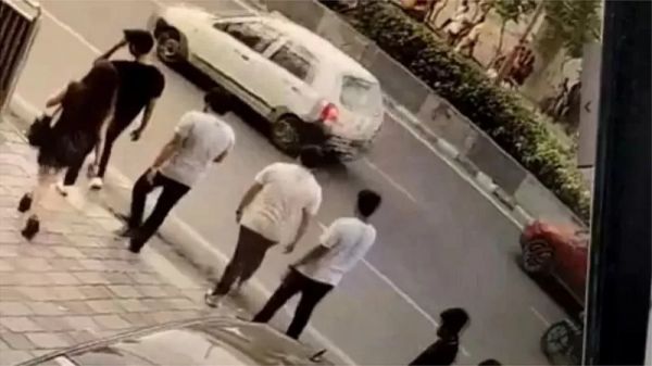 हैदराबाद में कार में हुए गैंगरेप के मामले में अब तक तीन लोग गिरफ़्तार