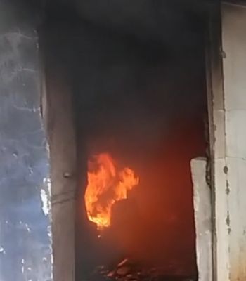 स्वास्थ्य विभाग के गोदाम में आग, लाखों के सामान खाक