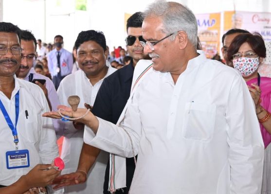 नरहरदेव उत्कृष्ट हायर सेकेंडरी स्कूल,  समर कैंप उमंग के समापन  में सीएम बघेल