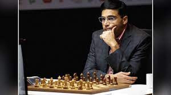 नॉर्वे शतरंज: आनंद ने फिर विश्व चैंपियन कार्लसन को हराया, अंक तालिका में शीर्ष पर