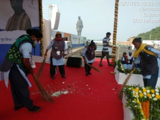 भाजपा सांसद ने स्टैच्यू ऑफ यूनिटी में आदिवासी युवाओं की सेवाएं बहाल करने की मांग की