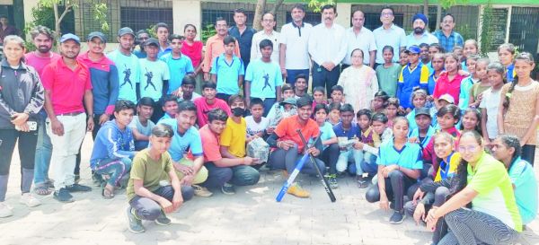 राडा ने सरकारी स्कूल के प्रतिभावान बच्चों को दी खेल सामग्री, किसी भी तरह की जरूरत पूरी करने एसोसिएशन आपके साथ-सिंघानिया