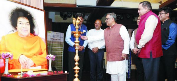 रोटरी परिवार द्वारा मानव सेवा अंतर्गत ममत्व अस्पताल में विभिन्न उपकरणों का लोकार्पण