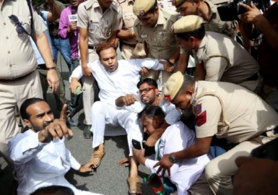 ईडी कार्यालय के बाहर कांग्रेस का विरोध प्रदर्शन
