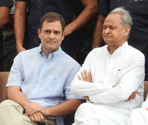 राहुल पर कार्रवाई व कांग्रेस नेताओं पर लगी पाबंदियों पर कांग्रेस नेता बोले : यह समय काले अध्याय में लिखा जाएगा