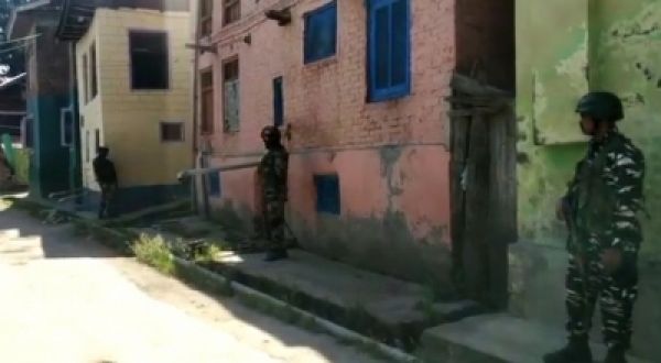 एनआईए ने जम्मू-कश्मीर में कई जगहों पर की छापेमारी