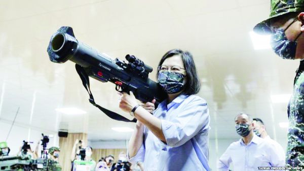 ताइवान को लेकर अमेरिका और चीन क्या जंग की ओर बढ़ रहे हैं?