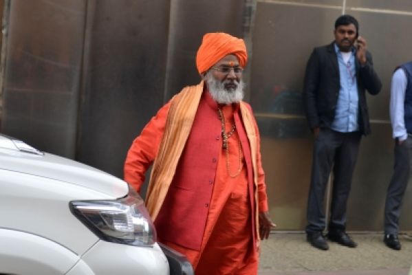 इतिहास फिर से लिखा जा रहा है: साक्षी महाराज