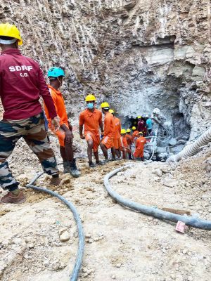 राहुल को बचाने में डटी रही एसईसीएल रेस्क्यू टीम