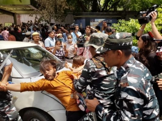 दिल्ली: अग्निपथ प्रदर्शन के दौरान एक गिरफ्तार, 18 हिरासत में