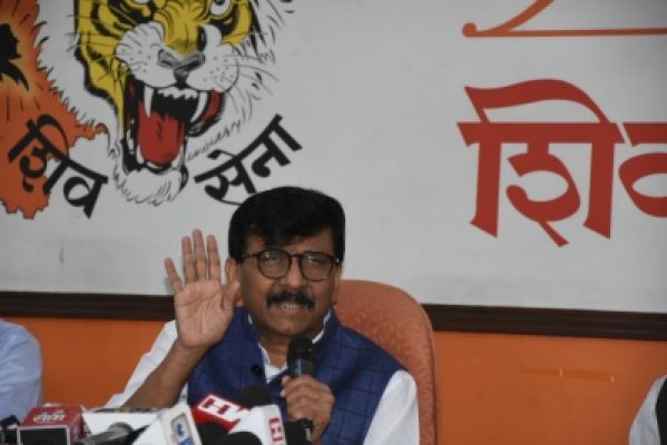 महाराष्ट्र संकट : संजय राउत ने ट्वीट कर दिए विधानसभा भंग होने के संकेत