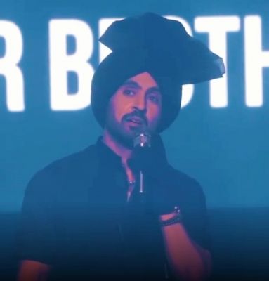 दिलजीत दोसांझ ने लाइव कॉन्सर्ट में मूसेवाला को दी श्रद्धांजलि