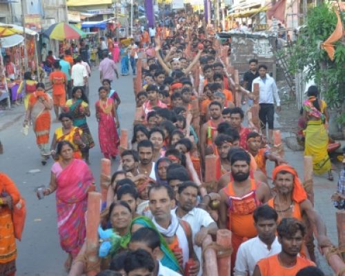 बिहार : श्रावणी मेले में श्रद्धालुओं को आकर्षित करती है उत्तर वाहिनी गंगा तट पर गंगा आरती