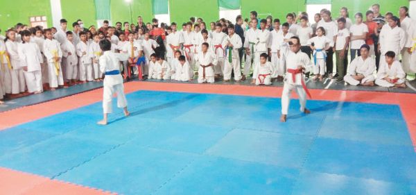 कराते स्पर्धा: राज्य के 400 स्कूली बच्चों ने लिया भाग