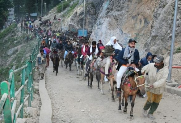 अमरनाथ यात्रा : 6,351 तीर्थयात्रियों का एक और जत्था जम्मू से रवाना
