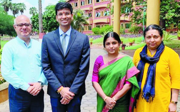 डीपीएस एलुमनी-यूपीएससी रैंक होल्डर हर्षित ने दिए विद्यार्थियों को सफलता टिप्स