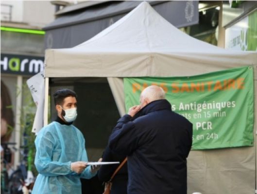 फ्रांस में कोविड से मौतों का आंकड़ा 1,50,000 के पार पहुंचा