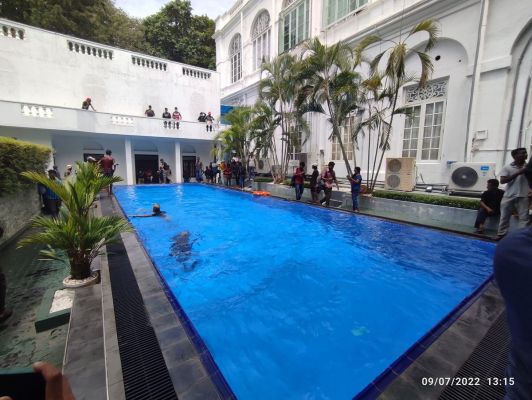 श्रीलंका के स्पीकर महिंदा यापा अभयवर्द्धना होंगे अस्थायी राष्ट्रपति