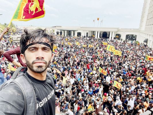  ‘छत्तीसगढ़’ का संपादकीय :  श्रीलंका में इस बार आग हनुमान ने नहीं, वहीं के राष्ट्रपति-पीएम ने लगाई
