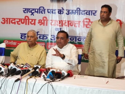 जो लोग राष्ट्रपति चुनाव में पहचान की बात कर रहे, वो आदिवासी को पीएम बना दें: यशवंत सिन्हा