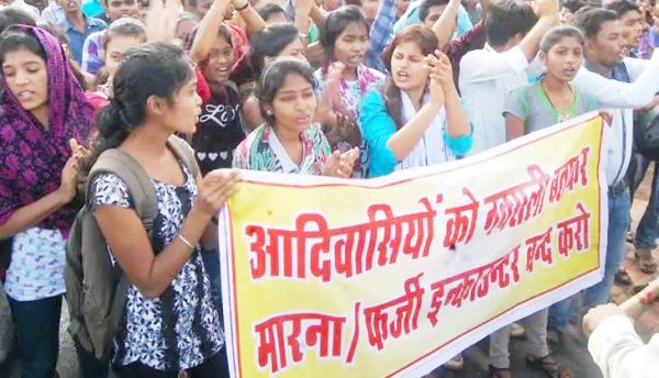  ‘छत्तीसगढ़’ का संपादकीय :  बस्तर के लोग नक्सलियों पर भरोसा न करें तो क्या करें?